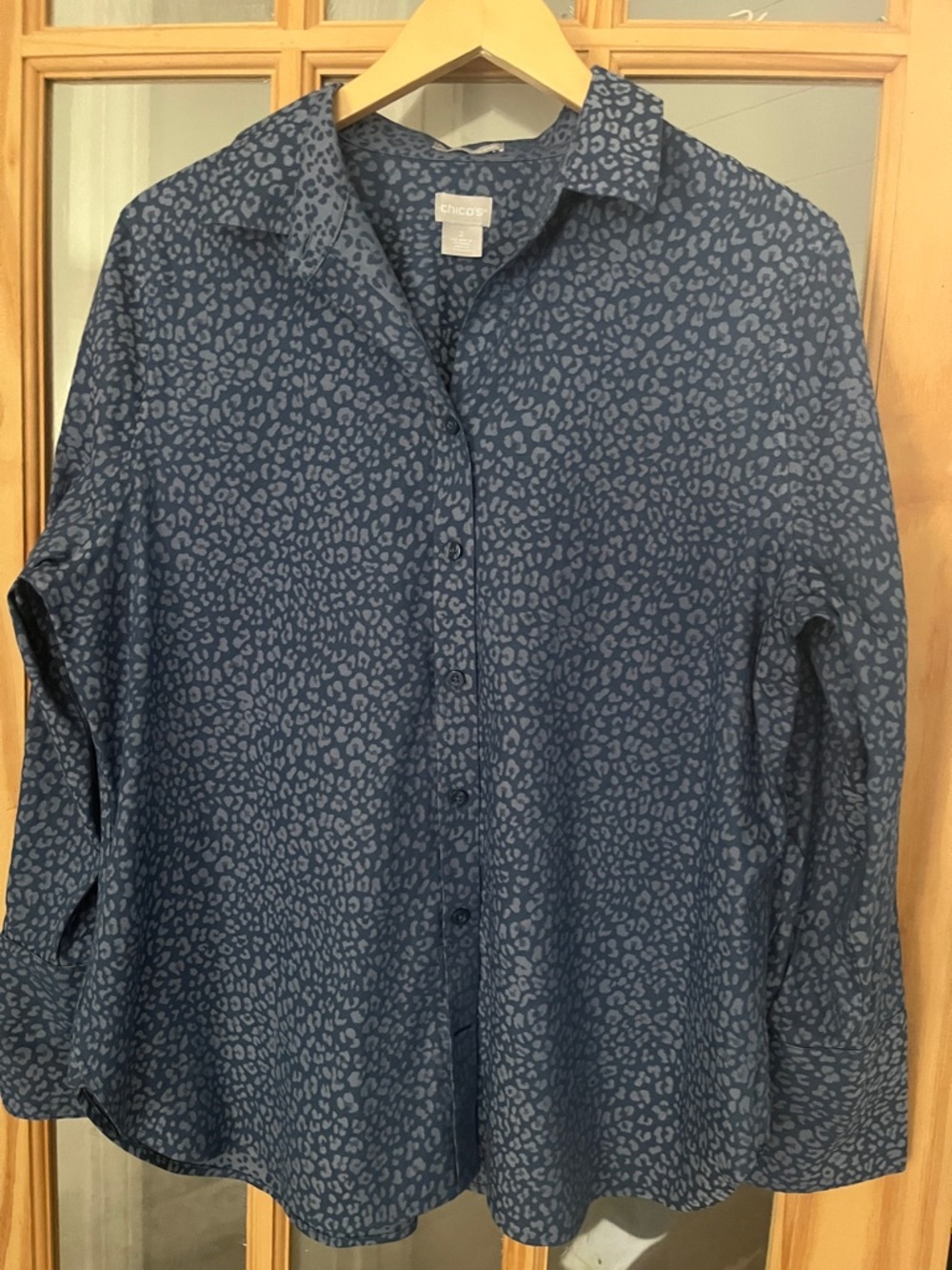 Chico's No-Iron coolmax 4 seasons stretch Button Down Shirt Sz 2 = large = 12